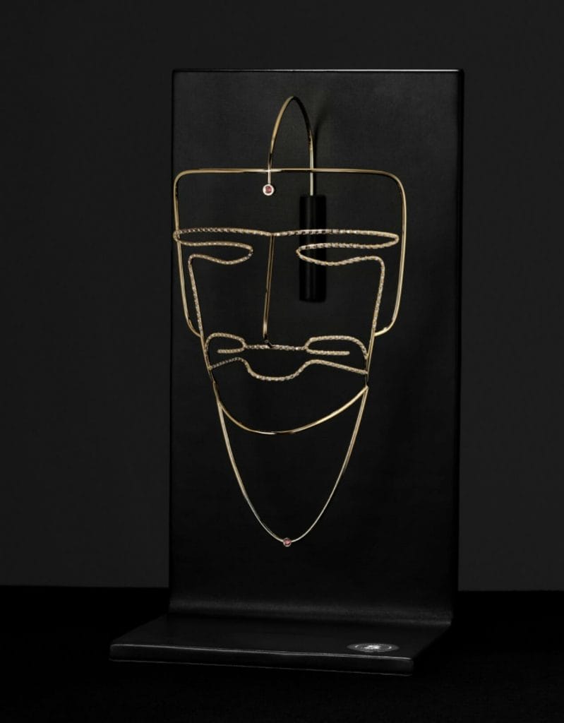 "Le Guerrier" dans son coffre de présentation