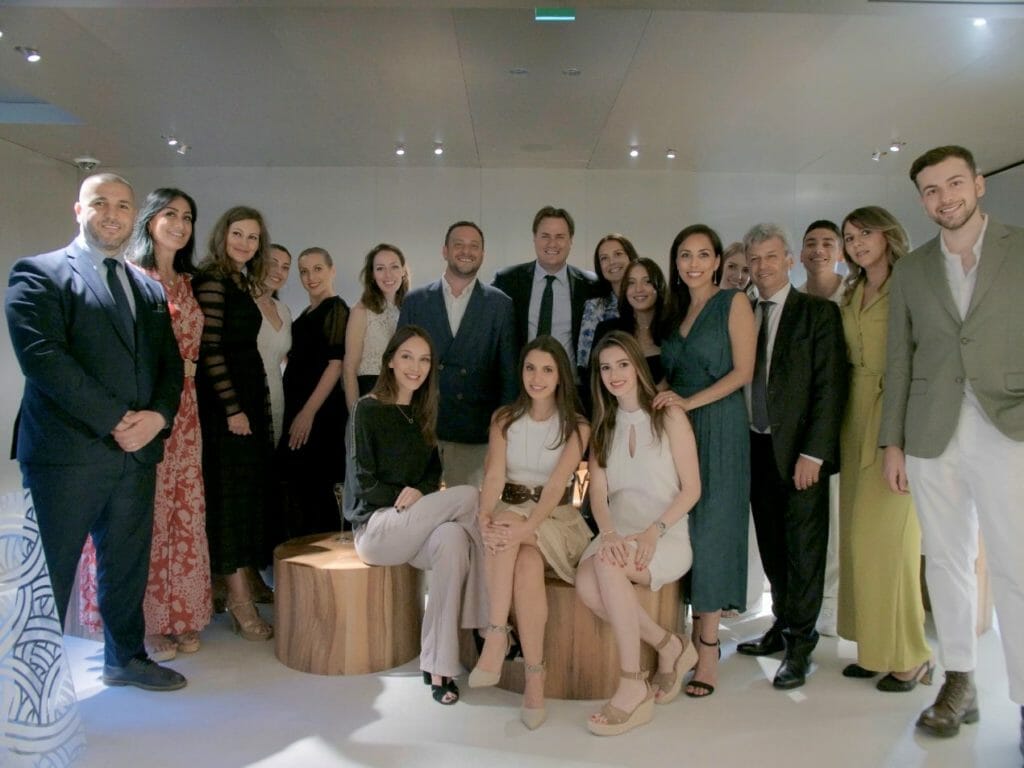 Photo prise lors du vernissage à la boutique du Faubourg Saint-Honoré. 